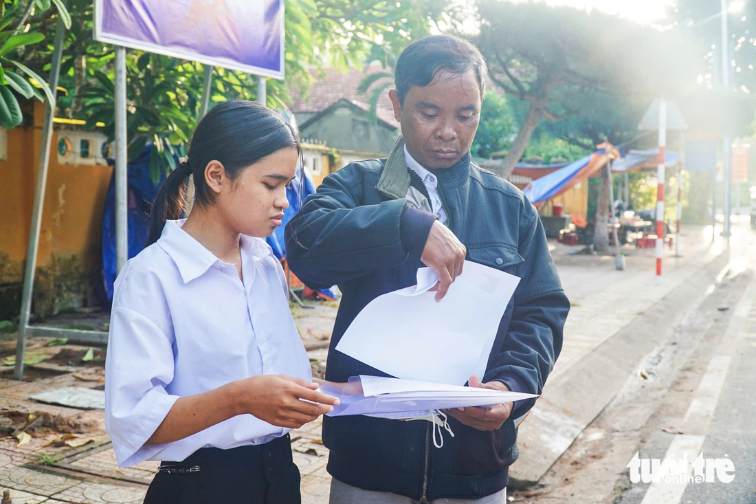 thi tốt nghiệp - Ảnh 10.