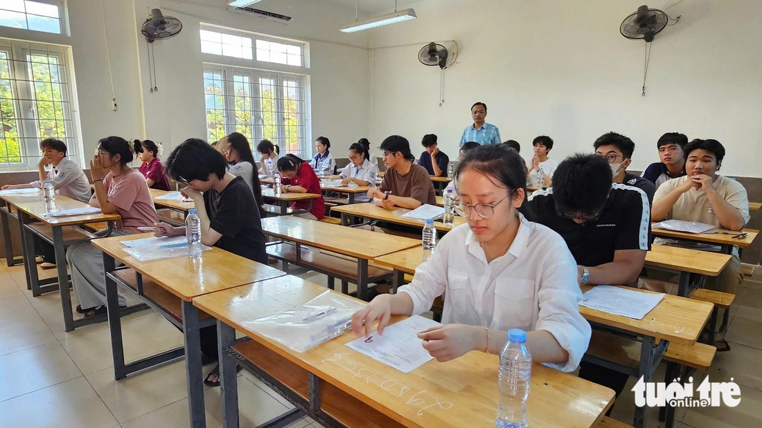 Hơn 1,1 triệu thí sinh bắt đầu thi môn văn kỳ thi tốt nghiệp THPT 2025 - Ảnh 29. thi tốt nghiệp - Ảnh 29.