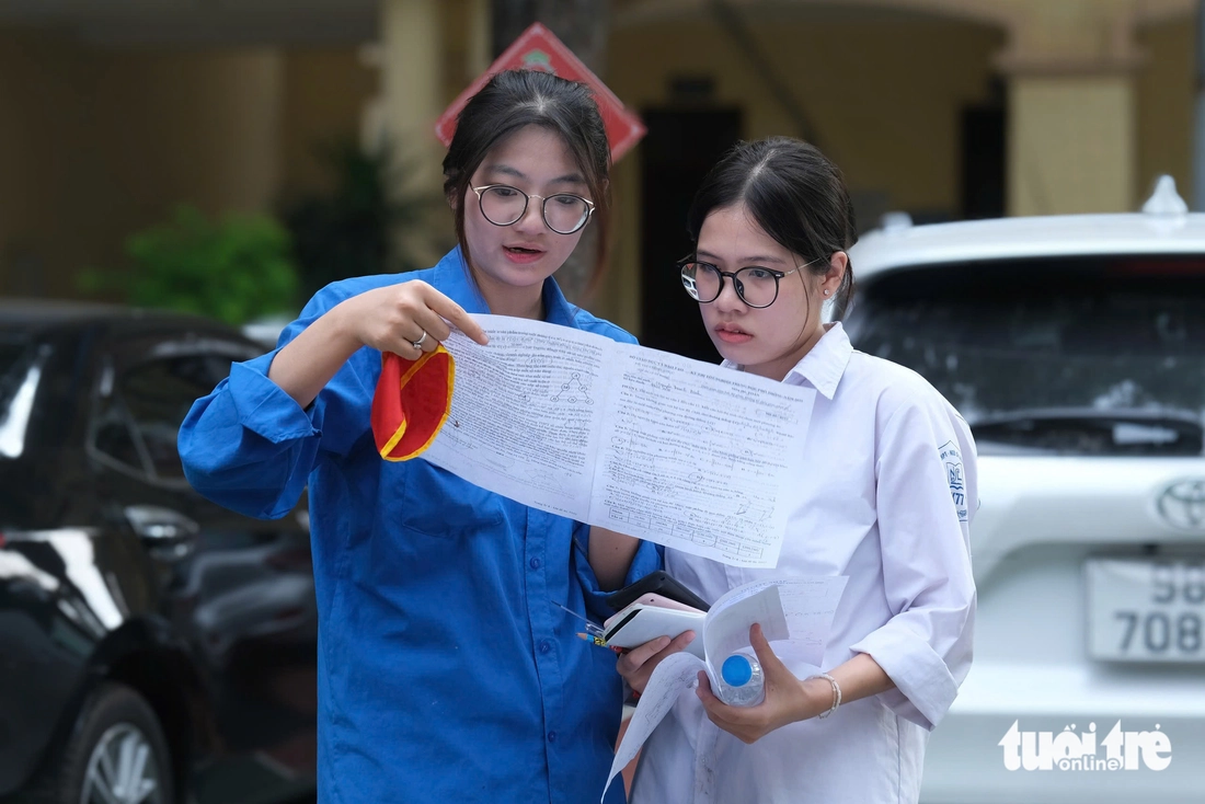 đề thi toán - Ảnh 3.