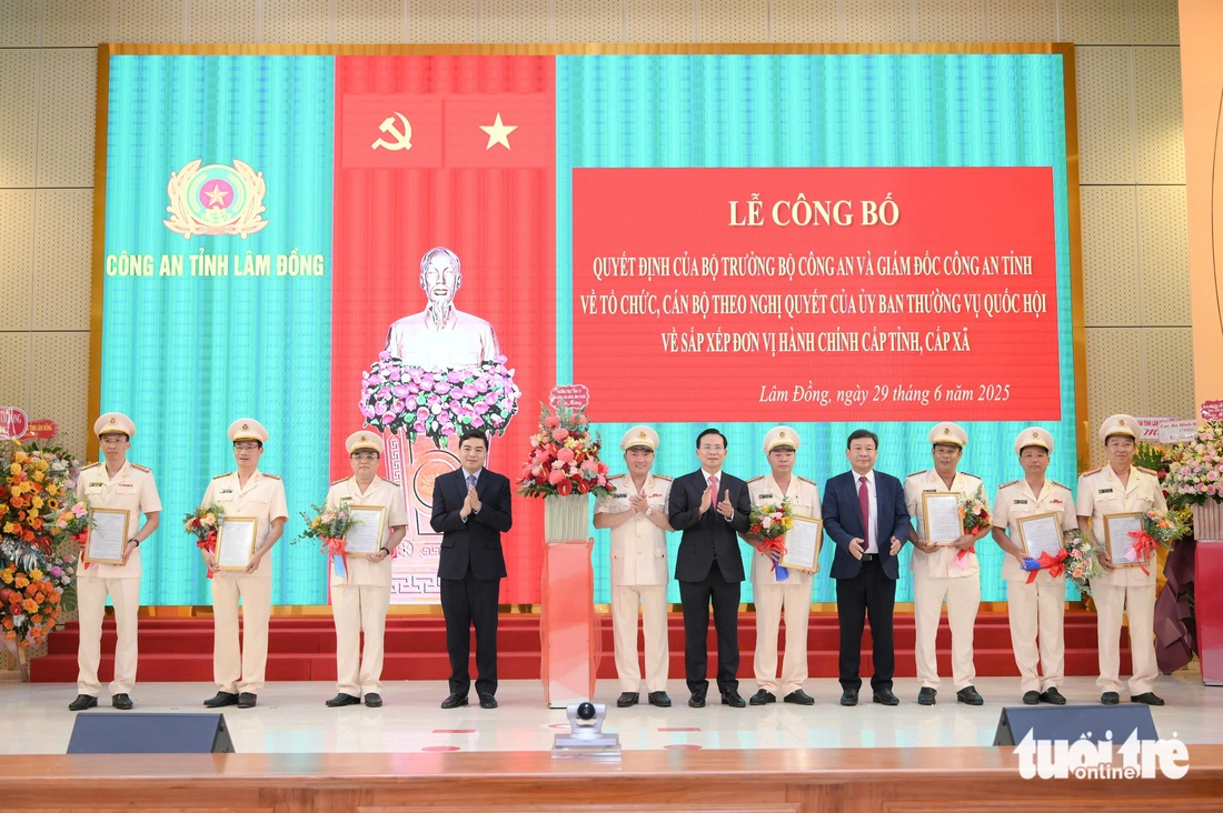 Công an tỉnh Lâm Đồng, Đồng Tháp công bố các quyết định về công tác cán bộ - Ảnh 4.