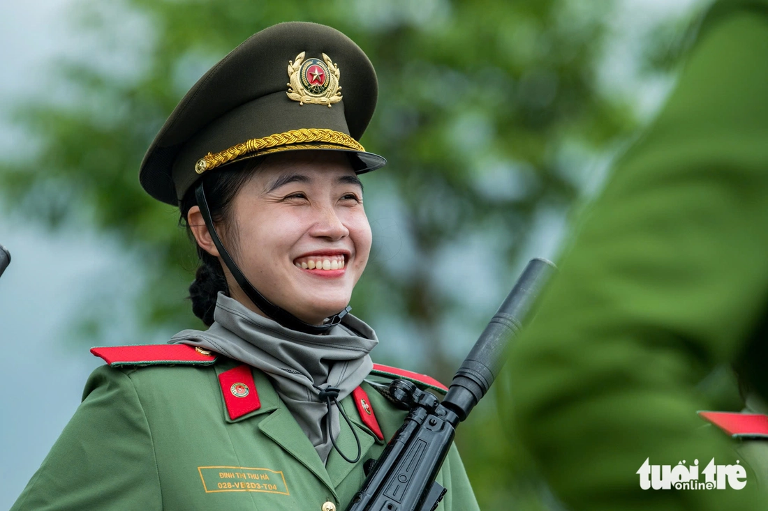 diễu binh - Ảnh 1.