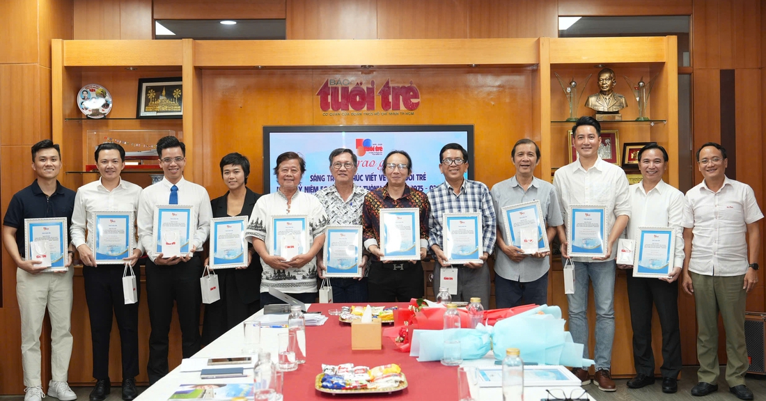 Tuổi Trẻ trao giải cho các nhạc sĩ sáng tác ca khúc về báo - Ảnh 1. báo Tuổi Trẻ - Ảnh 1.