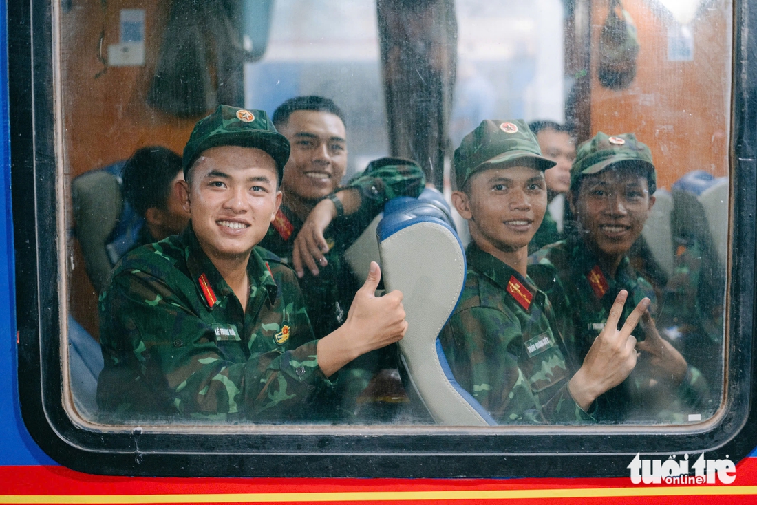 Các lực lượng quân đội di chuyển ra Hà Nội tập luyện mừng 80 năm Quốc khánh - Ảnh 11.