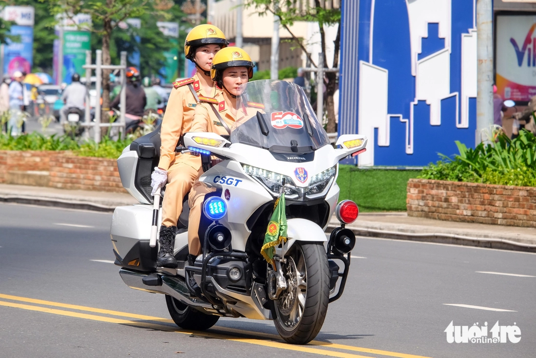 cảnh sát giao thông - Ảnh 1.