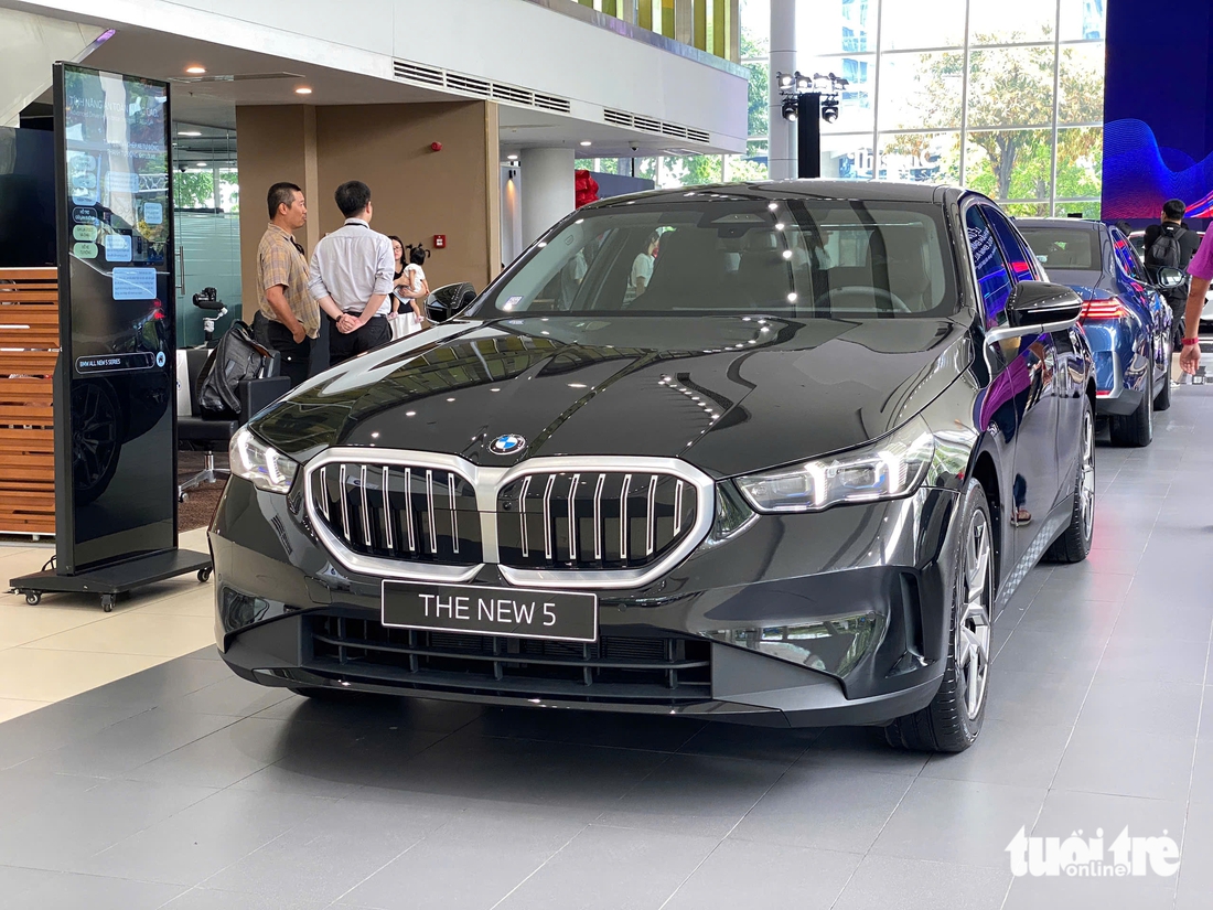 BMW 5 Series - Ảnh 1.