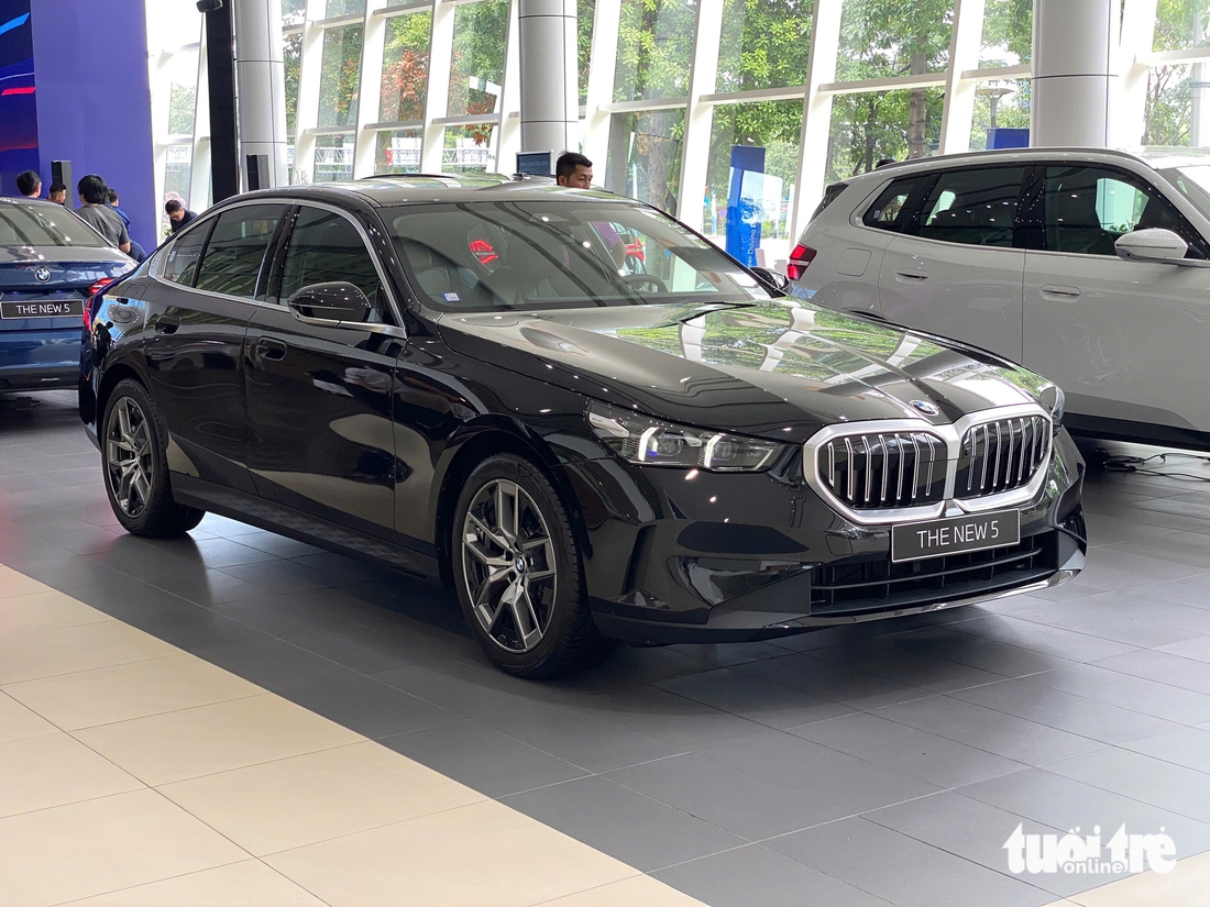 BMW 5 Series 2025 trình làng ở Việt Nam, mới ra đã giảm ngay 100 triệu cạnh tranh E-Class - Ảnh 6.