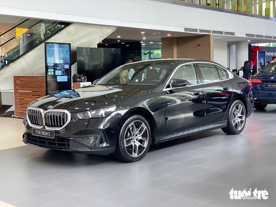 BMW 5 Series - Ảnh 14.