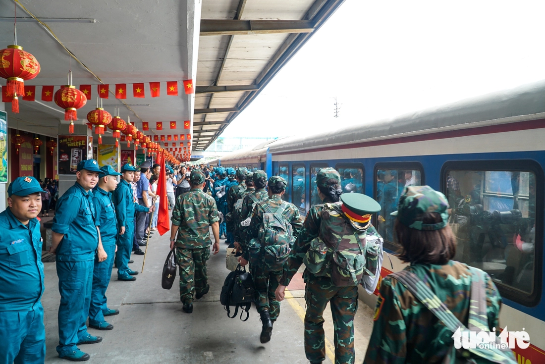 Lực lượng diễu binh, diễu hành có mặt tại Hà Nội chuẩn bị tập luyện mừng 80 năm Quốc khánh - Ảnh 7. diễu binh - Ảnh 6.