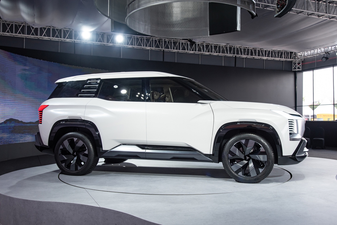 Mitsubishi DST Concept - Ảnh 2.