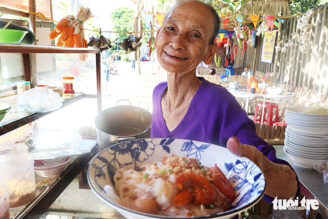 mỳ Quảng - Ảnh 2.