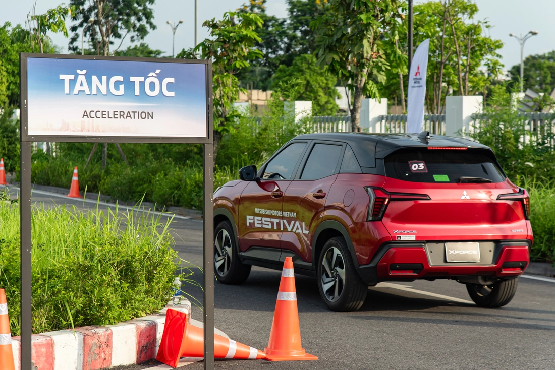 Vắt sức Mitsubishi Xforce leo dốc cao 8 mét và loạt bài thử ra trò, lại còn free tại Hà Nội- Ảnh 22. Đưa Xforce leo dốc cao 8m và loạt bài thử 'vắt sức' xe Mitsubishi - Ảnh 22.