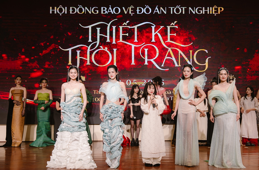 Show đồ án tốt nghiệp thời trang dạ hội đầy cảm hứng của sinh viên Đại học Duy Tân - Ảnh 5.