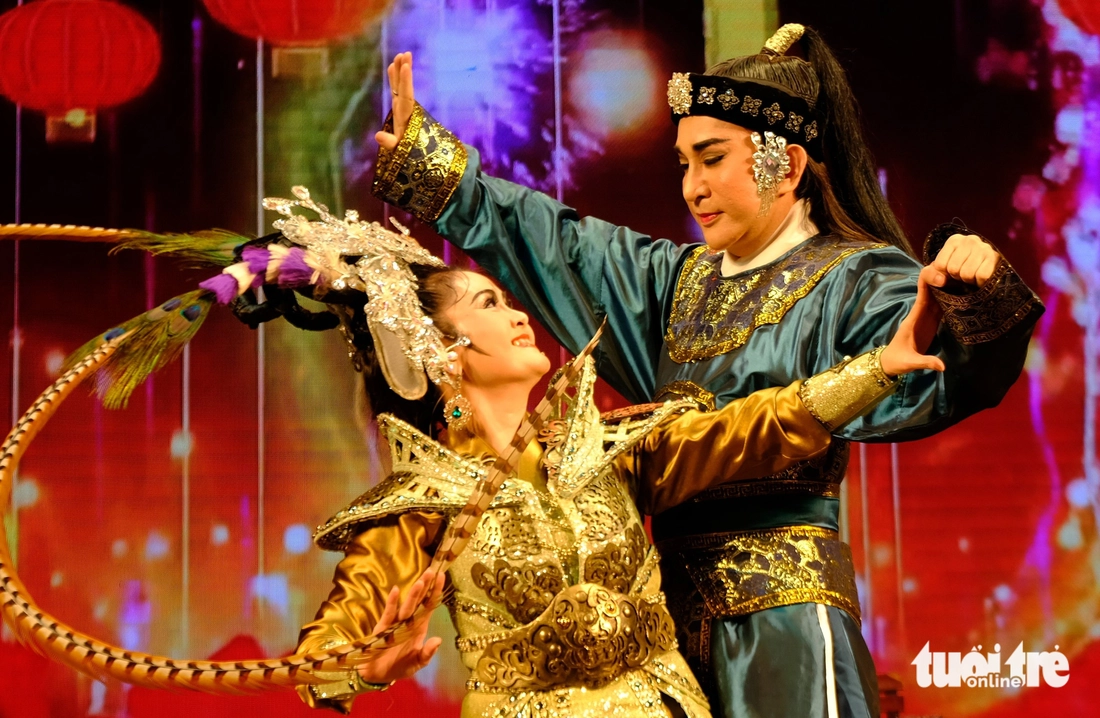 Những cô đào xuất sắc đời thứ năm nhà Minh Tơ - Thanh Tòng - Ảnh 4. Minh Tơ - Ảnh 4.