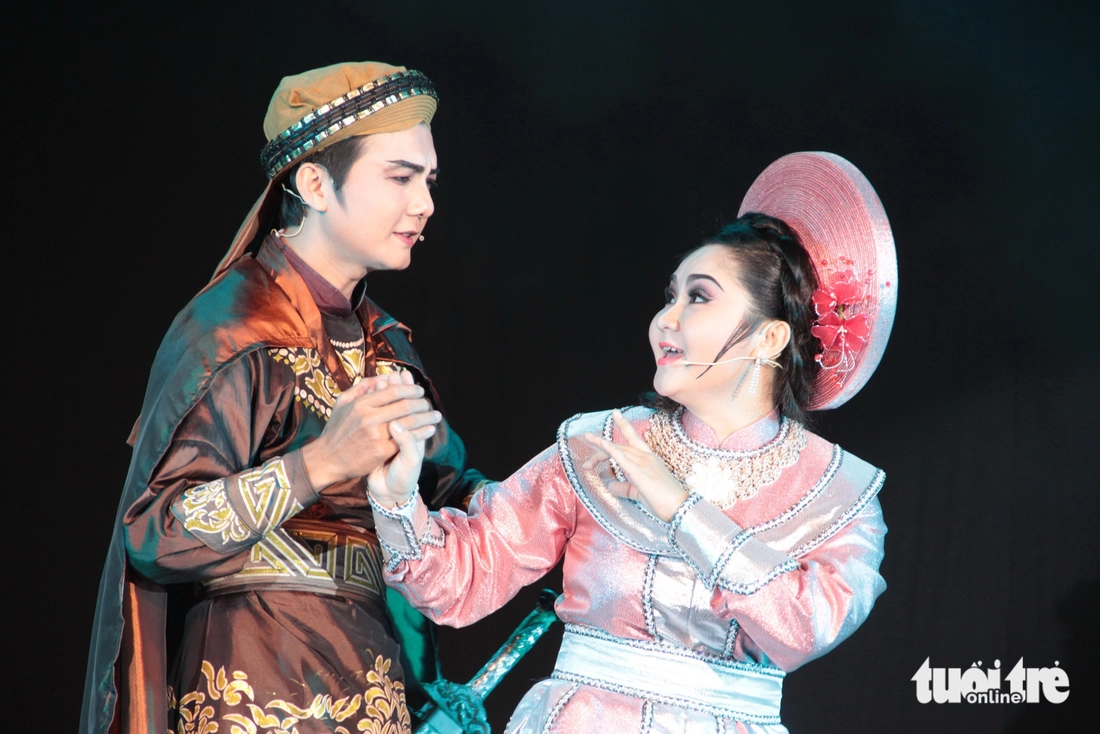 Những cô đào xuất sắc đời thứ năm nhà Minh Tơ - Thanh Tòng - Ảnh 5. Minh Tơ - Ảnh 5.