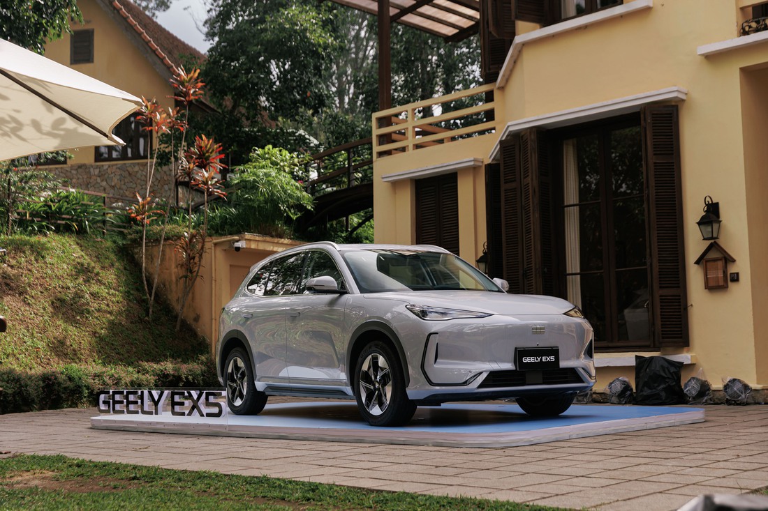 Geely EX5 ra mắt Việt Nam: SUV điện cỡ C giá từ 839 triệu, 495km/sạc, ADAS - Ảnh 13.