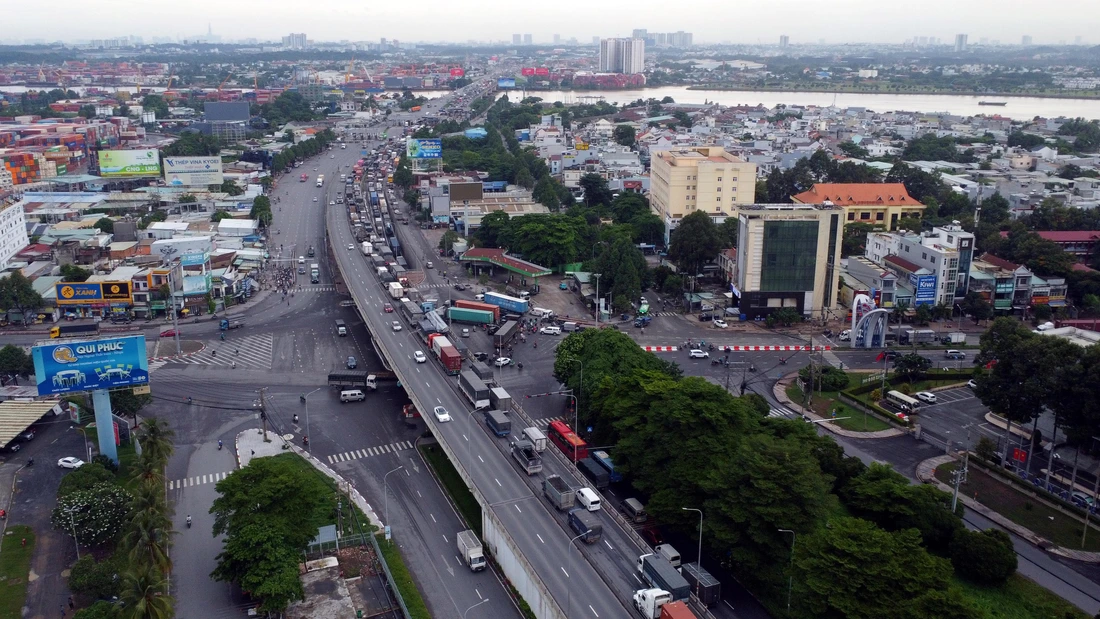 Đóng đường ĐT 743 gây ùn tắc nghiêm trọng, lộ trình thay thế ra sao? - Ảnh 3.