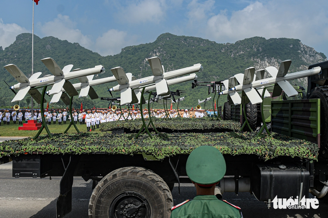 Dàn xe tăng, tên lửa, UAV lần đầu xuất hiện, sẽ có trong lễ diễu binh mừng Quốc khánh - Ảnh 9.