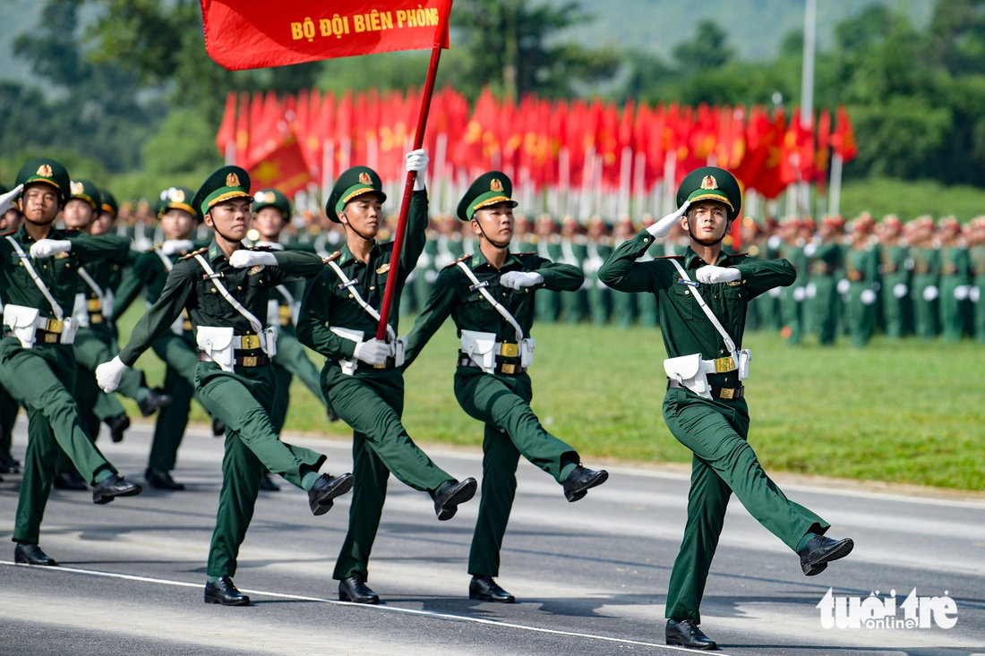 Mãn nhãn hình ảnh 15.600 chiến sĩ quân đội, công an trong buổi tổng hợp luyện diễu binh - Ảnh 8.