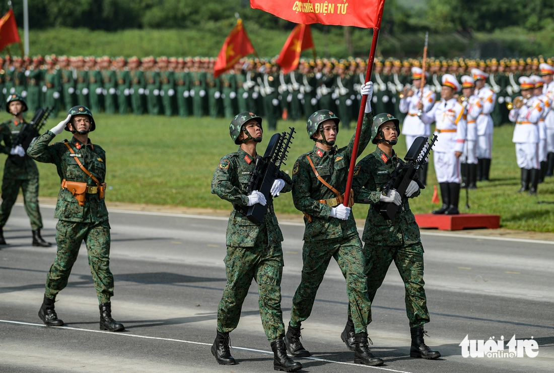 Mãn nhãn hình ảnh 15.600 chiến sĩ quân đội, công an trong buổi tổng hợp luyện diễu binh - Ảnh 9.
