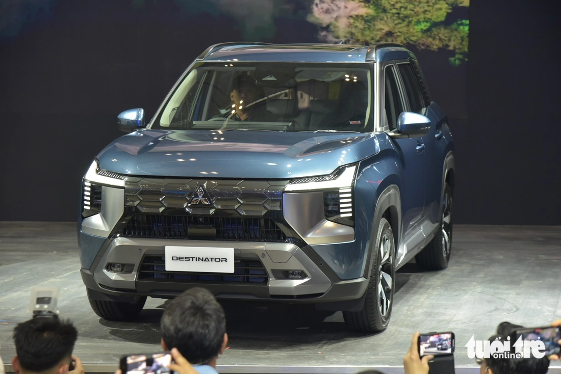 Mitsubishi Destinator - Ảnh 15.