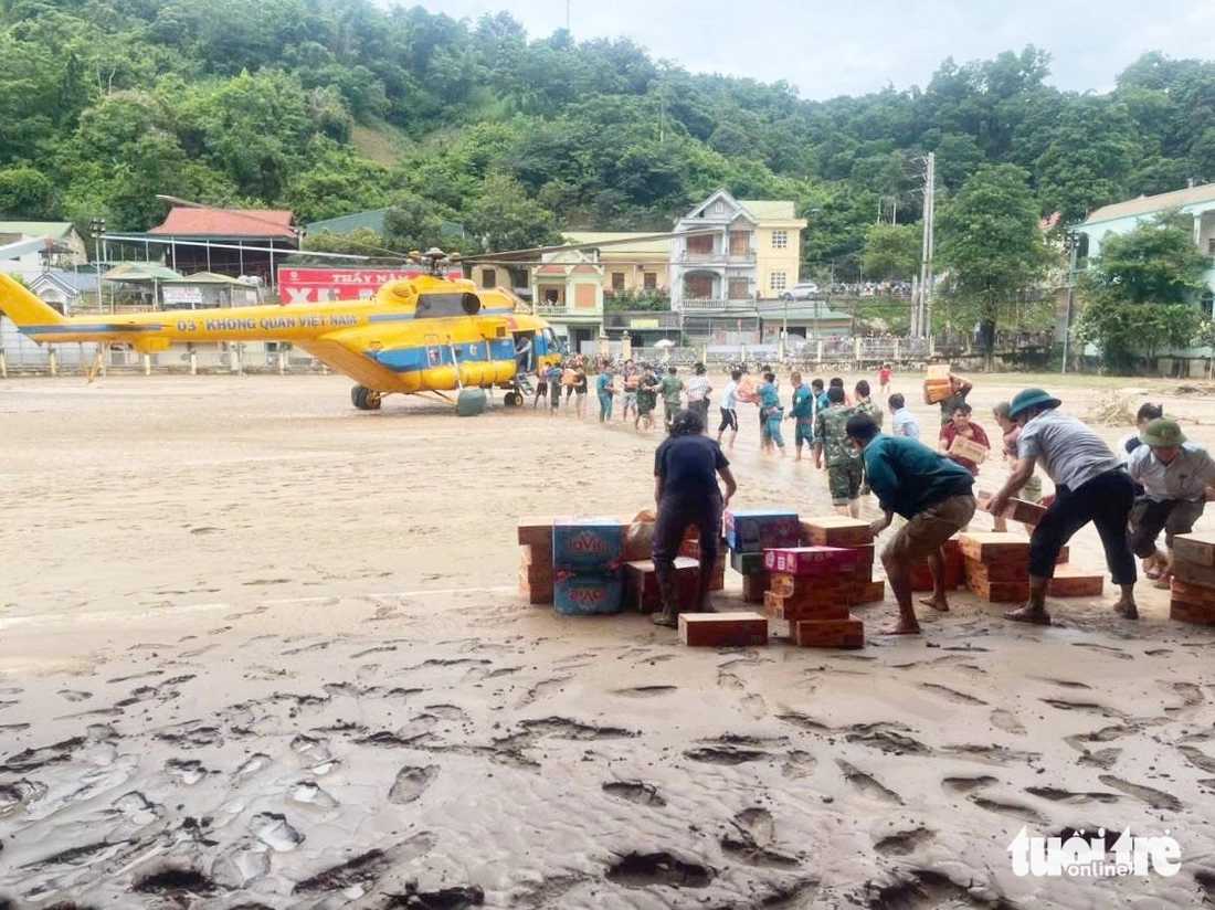 cứu trợ - Ảnh 1.