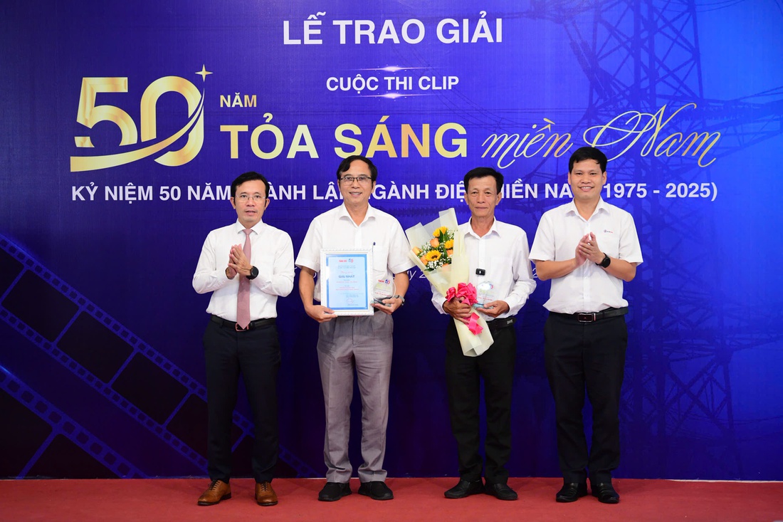 Xúc động lễ trao giải cuộc thi clip '50 năm - Tỏa sáng miền Nam'  - Ảnh 1.