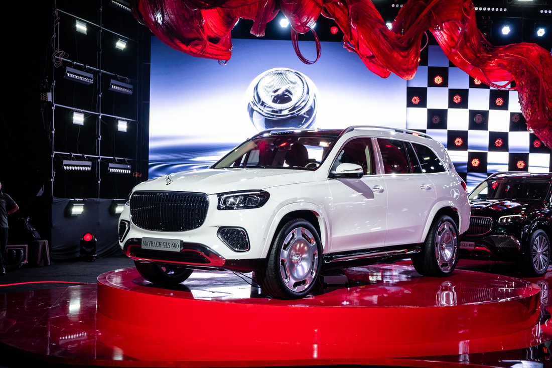 Một vòng triển lãm Mercedes-Benz: Choáng ngợp bộ sưu tập xe gần 100 tỉ đồng - Ảnh 3.