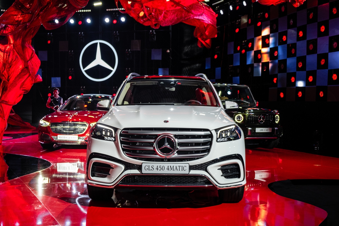 Một vòng triển lãm Mercedes-Benz: Choáng ngợp bộ sưu tập xe gần 100 tỉ đồng - Ảnh 6.