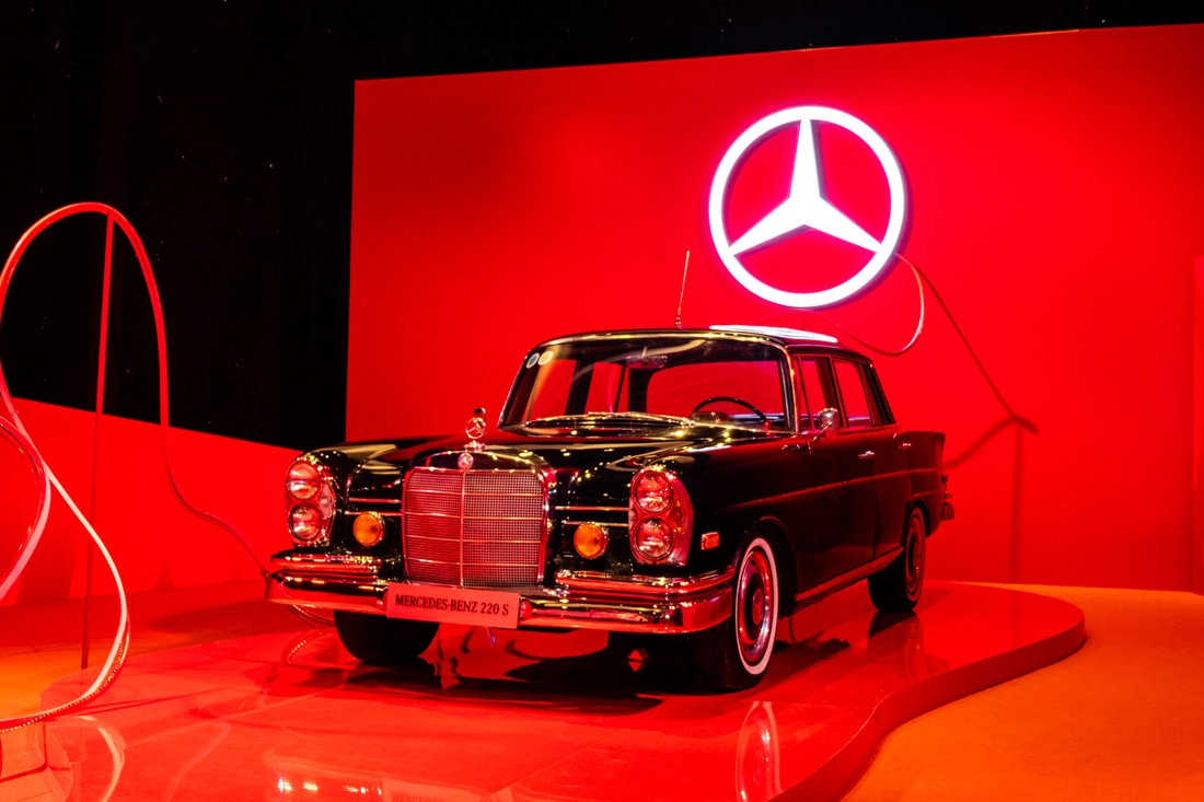 Mercedes-Benz - Ảnh 14.