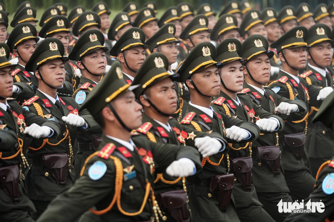 Hơn 16.000 cán bộ, chiến sĩ quân đội, công an đội nắng tổng hợp luyện diễu binh - Ảnh 14.