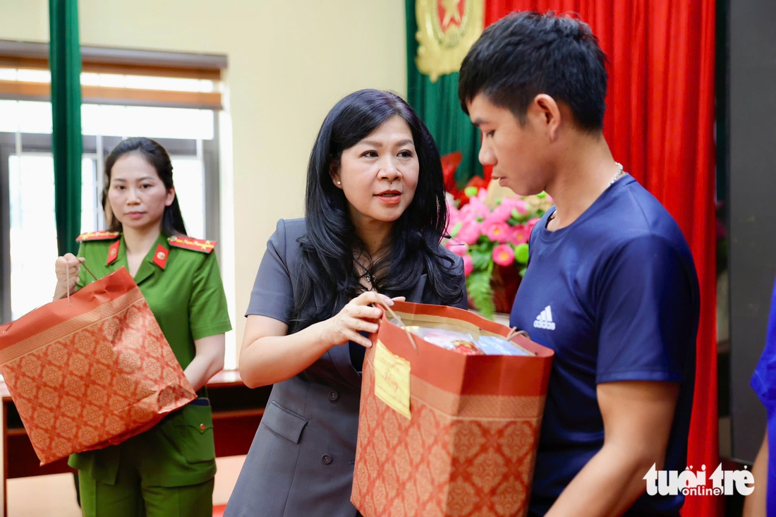 Phu nhân Ngô Phương Ly  - Ảnh 14.