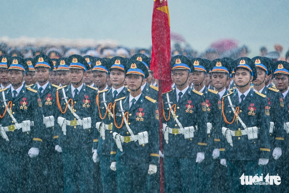 diễu binh - Ảnh 1.
