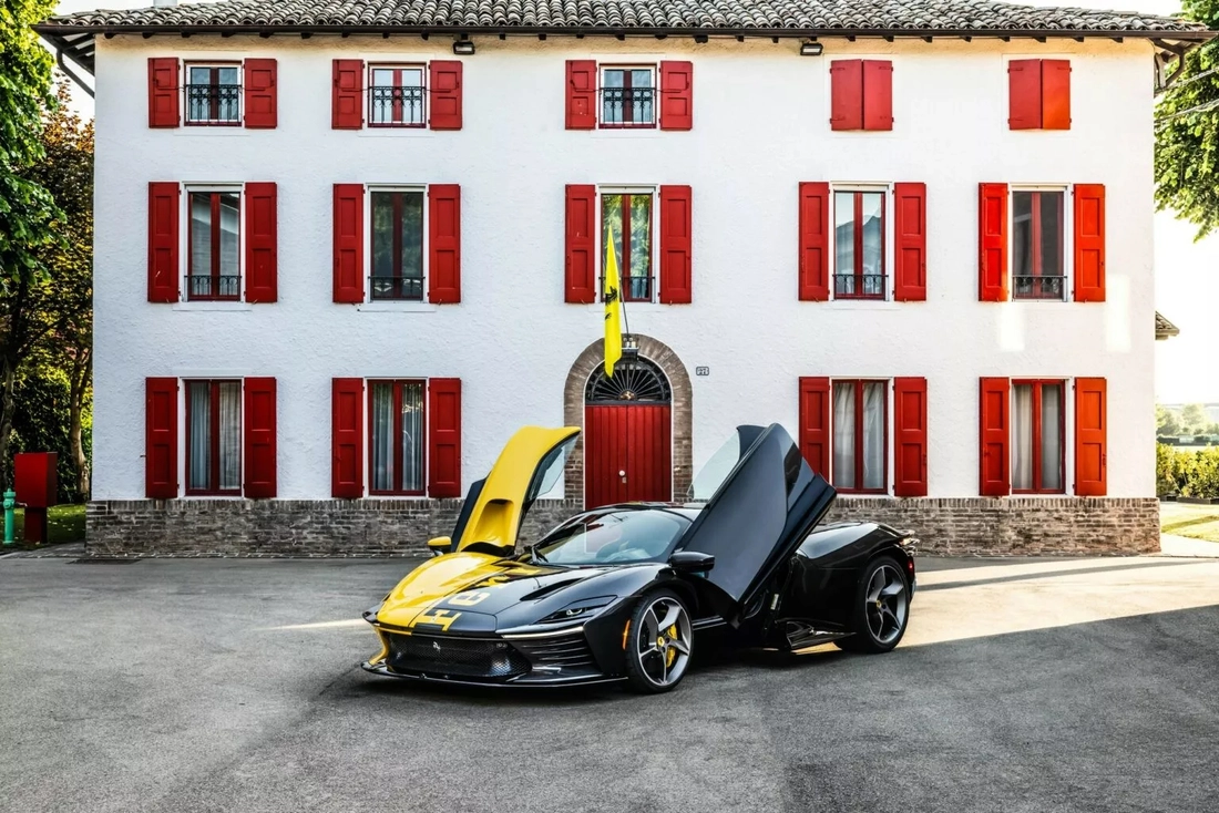 Chiếc xe Ferrari mới đắt nhất từng được bán đấu giá: Chốt sổ 684 tỉ đồng, là bản có 1 không 2 - Ảnh 4.