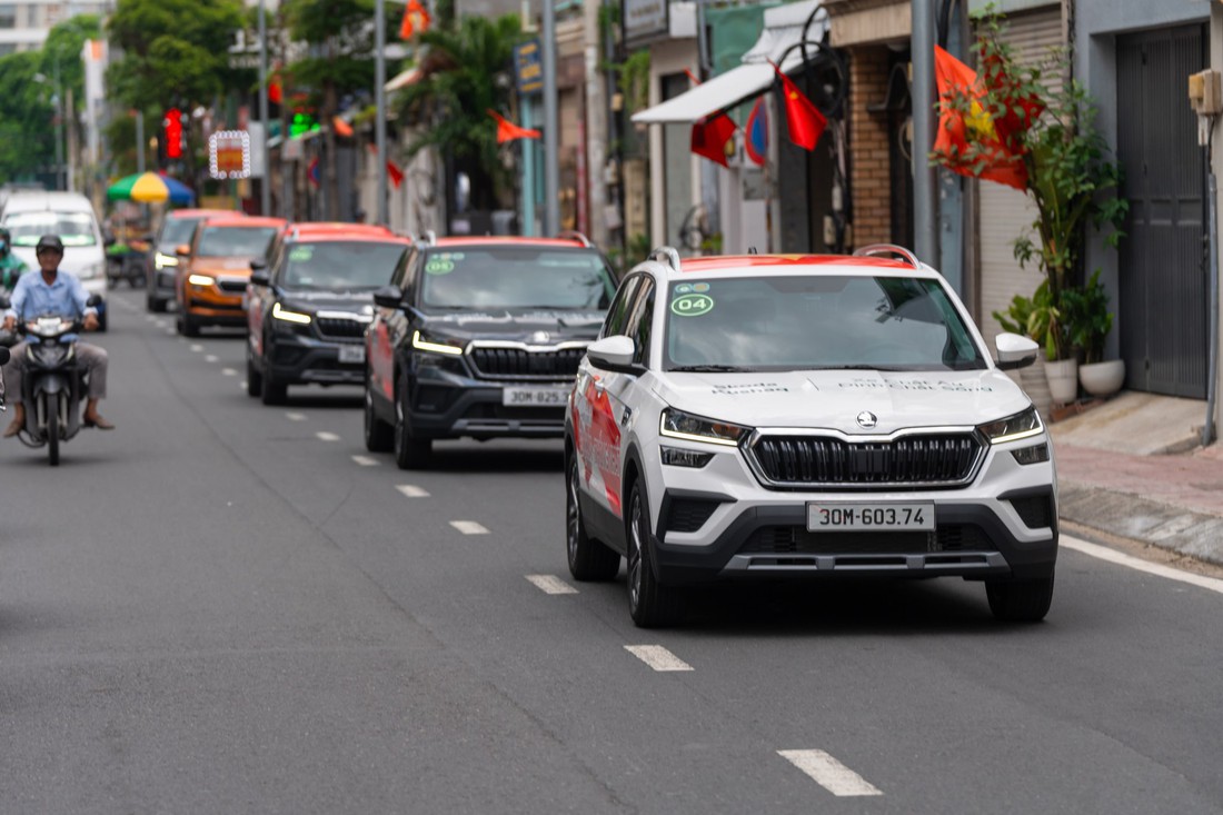 Hơn chục xe Skoda khởi động hành trình ‘Từ Độc Lập tới Thống Nhất’, xuyên Việt hơn 2.000km - Ảnh 1.