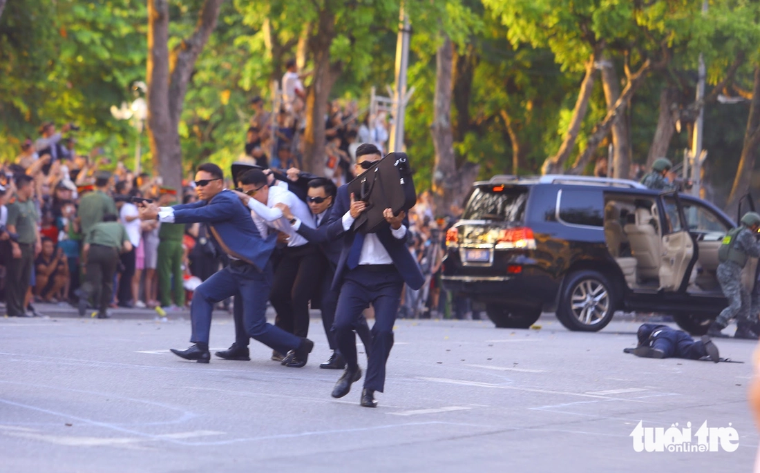 cảnh vệ - Ảnh 9.