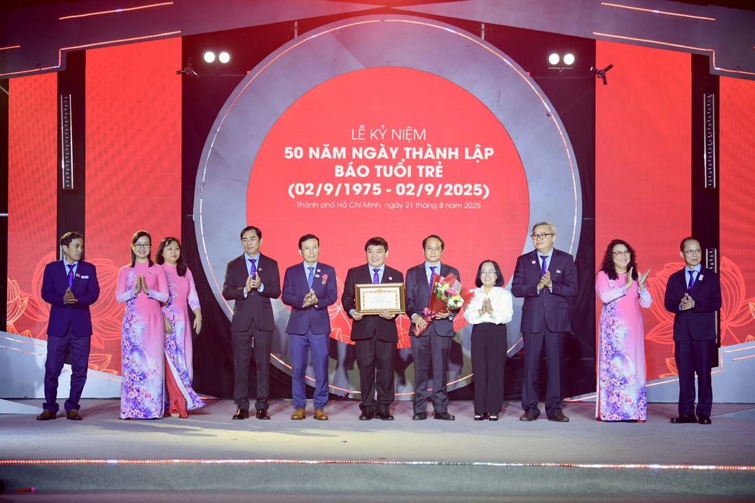 Tuổi Trẻ viết tiếp hành trình nửa thế kỷ - Ảnh 7. Tuổi Trẻ - Ảnh 12.