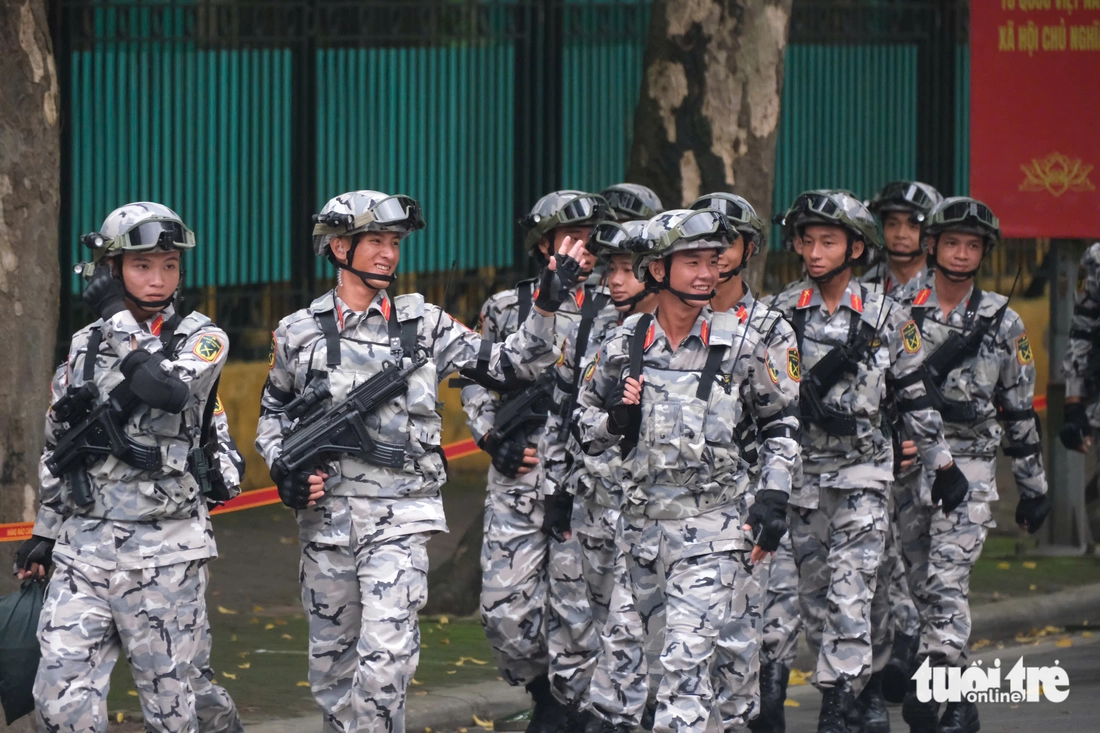Tổng hợp luyện diễu binh: Người dân đem theo cờ Tổ quốc, đồng thanh hô vang 'Việt Nam - Hồ Chí Minh' - Ảnh 7. diễu binh - Ảnh 17.