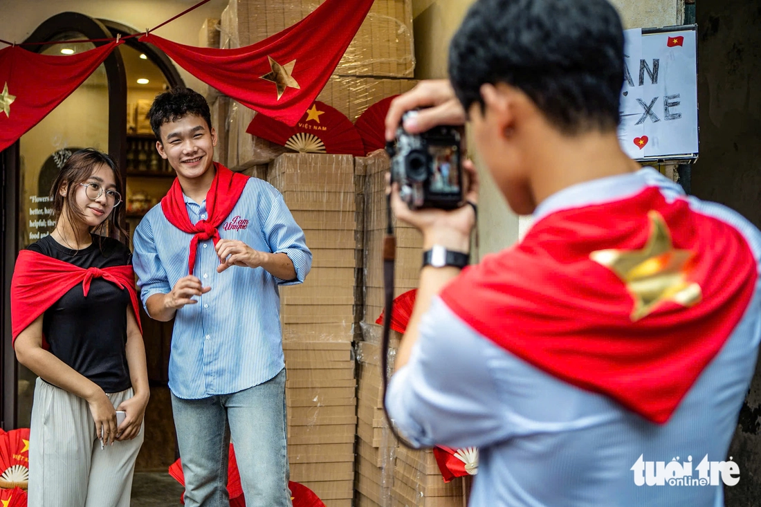 Tổng hợp luyện diễu binh: Người dân đem theo cờ Tổ quốc, đồng thanh hô vang 'Việt Nam - Hồ Chí Minh' - Ảnh 23. diễu binh - Ảnh 34.