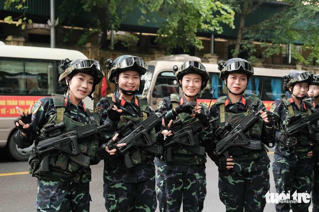 Tổng hợp luyện diễu binh: Xe tăng, xe thiết giáp đang tiến về quảng trường Ba Đình - Ảnh 3. diễu binh - Ảnh 4.
