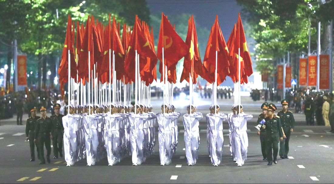 tổng hợp luyện diễu binh - Ảnh 18.