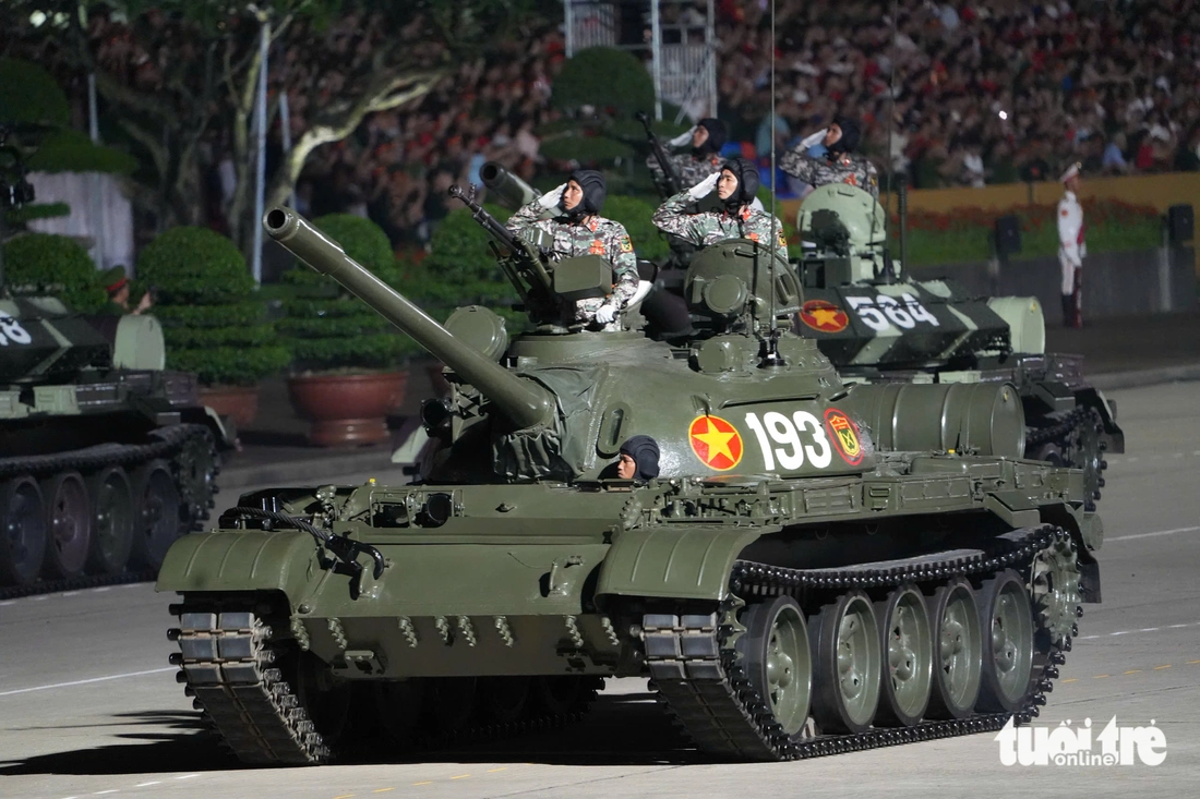 tổng hợp luyện diễu binh - Ảnh 2.