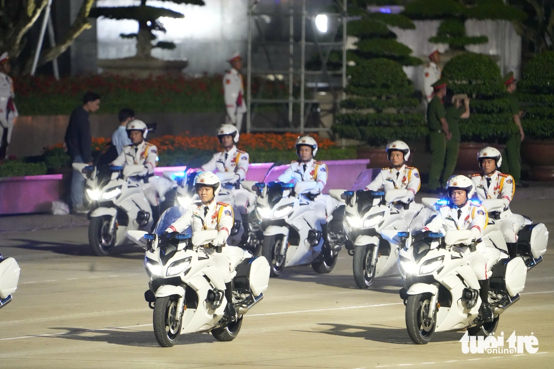 tổng hợp luyện diễu binh - Ảnh 13.
