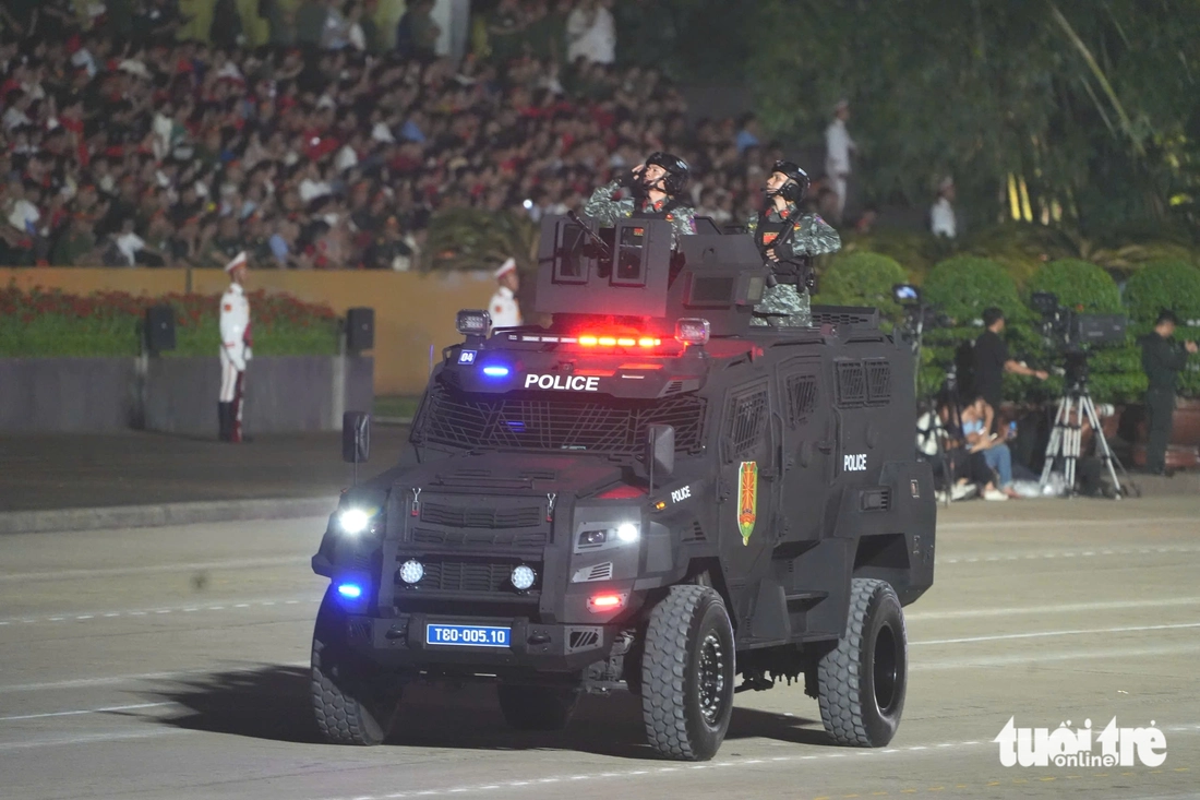 tổng hợp luyện diễu binh - Ảnh 15.