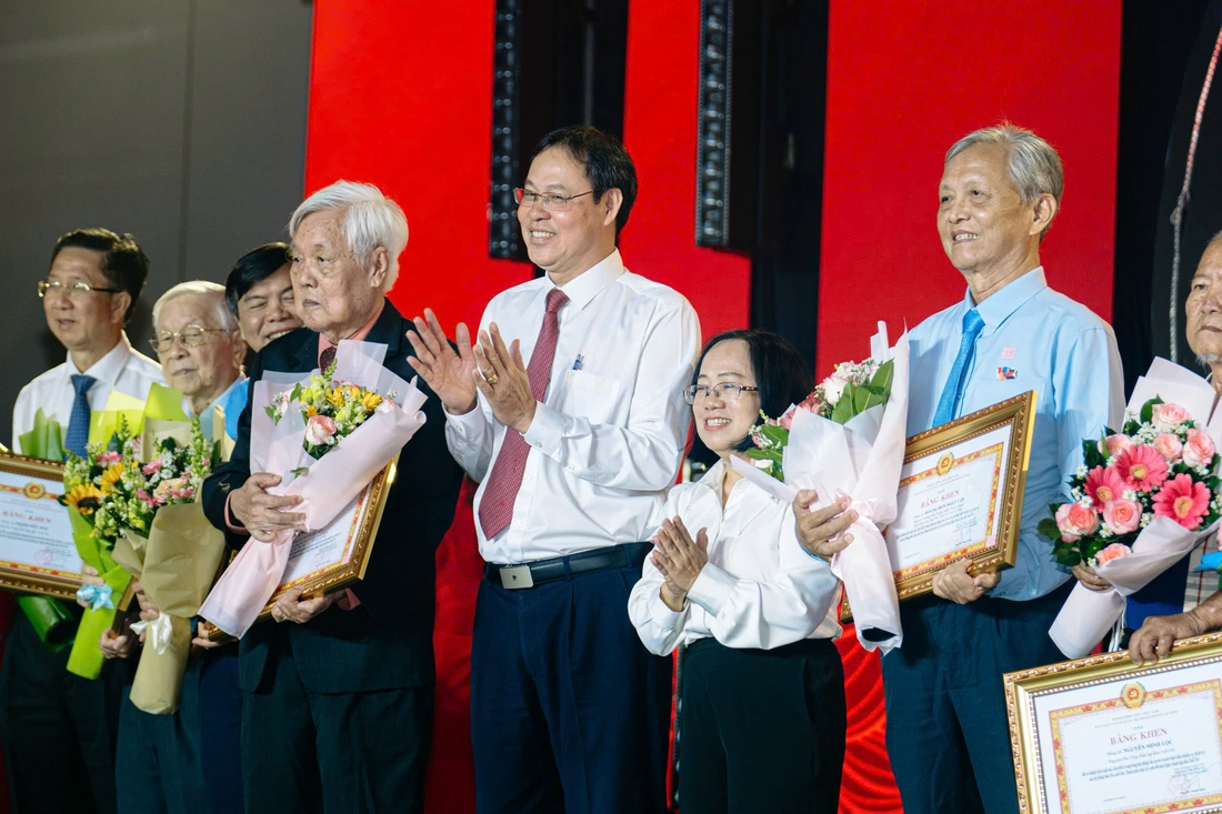 Tuổi Trẻ viết tiếp hành trình nửa thế kỷ - Ảnh 6. Tuổi Trẻ viết tiếp hành trình nửa thế kỷ - Ảnh 6.