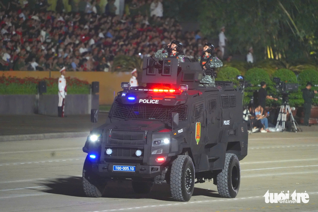 tổng hợp luyện diễu binh - Ảnh 15.