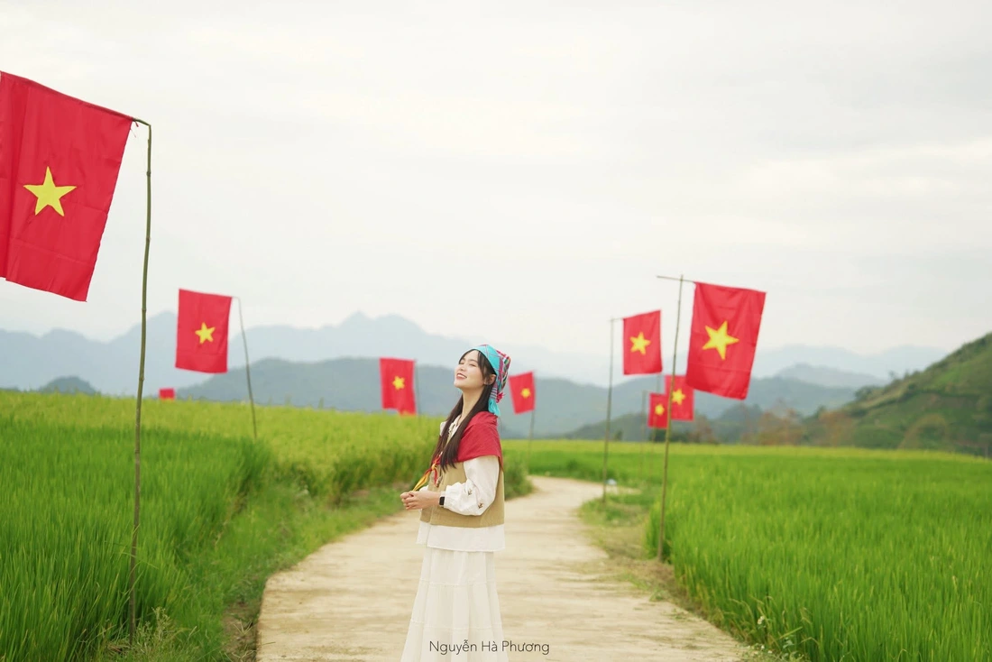 Đường cờ đỏ sao vàng rực rỡ giữa ruộng bậc thang Suối Lìn - Ảnh 3. ruộng bậc thang - Ảnh 3.