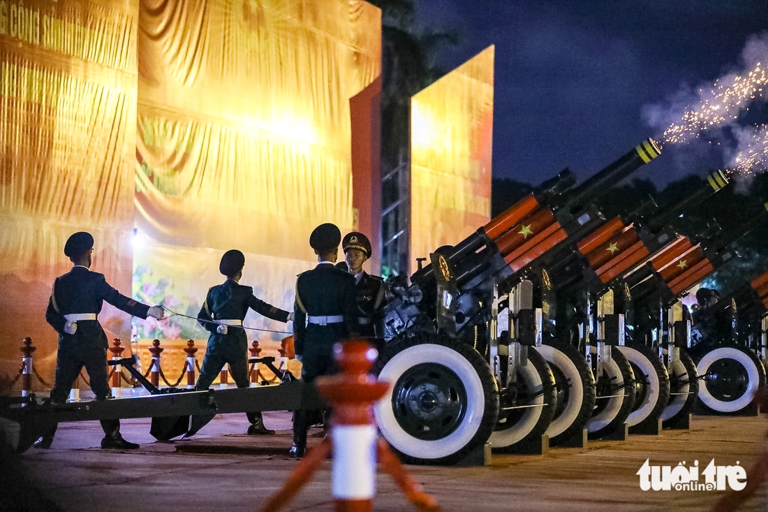 Dàn pháo khai hỏa ở Mỹ Đình, mở màn buổi hợp luyện diễu binh, diễu hành - Ảnh 2. diễu binh - Ảnh 2.