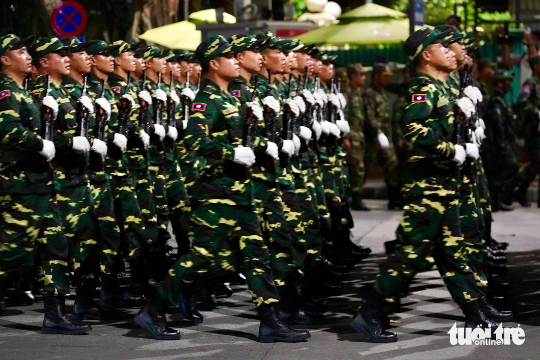 Dàn pháo khai hỏa ở Mỹ Đình, mở màn buổi hợp luyện diễu binh, diễu hành - Ảnh 8. diễu binh - Ảnh 8.