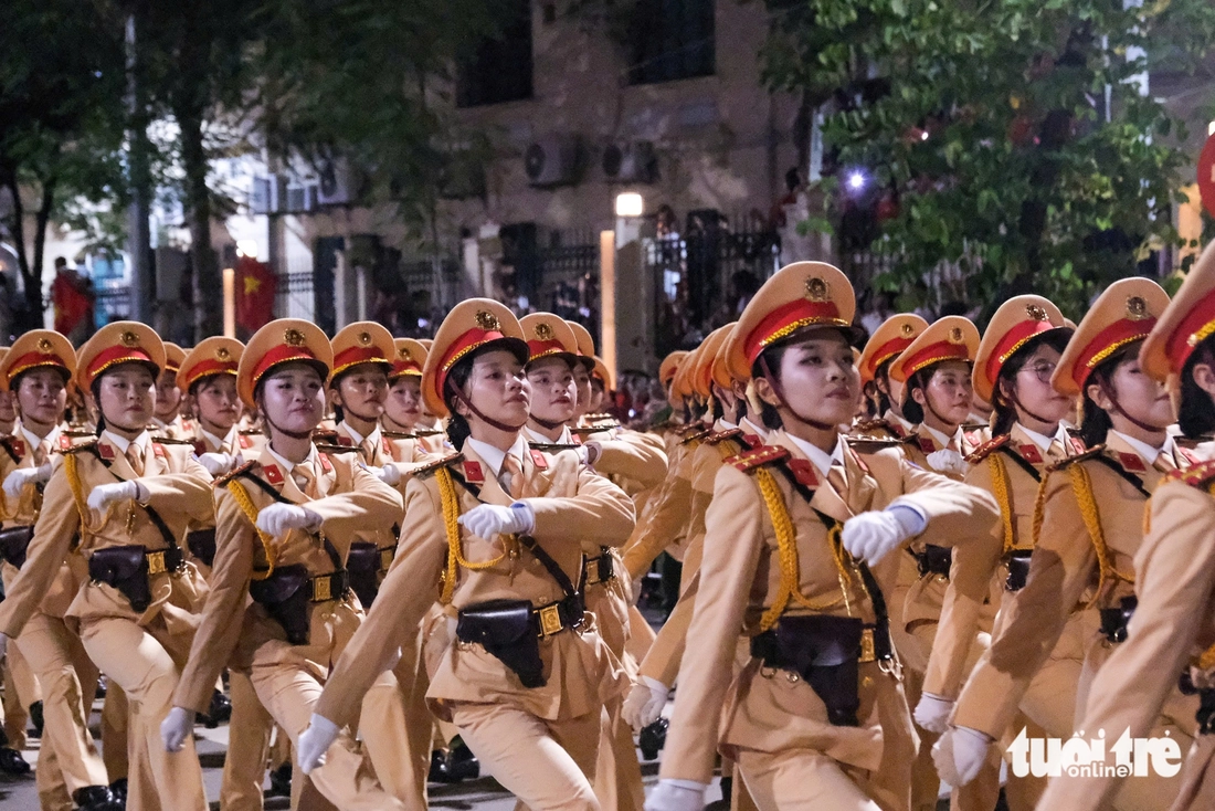 - Ảnh 2. diễu binh - Ảnh 24.