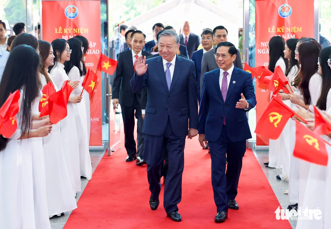 Tổng Bí thư Tô Lâm tin tưởng ngành Ngoại giao tiếp tục tiên phong trong kỷ nguyên mới - Ảnh 4.